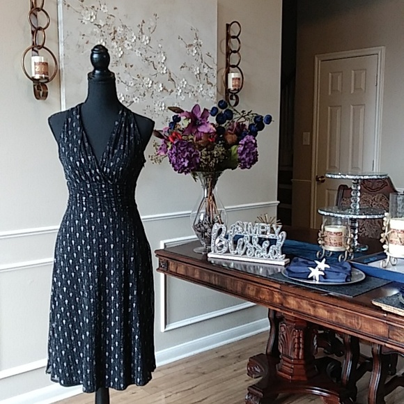 Evan Picone Black And Metallic Halter Cocktail Dress. Size 4 - Picture 1 of 17